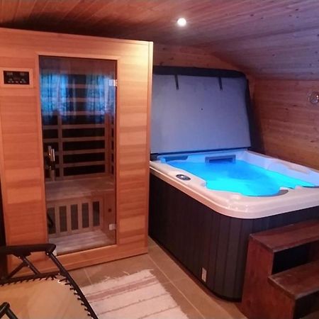 Moezsi Apartman Tolna Exteriör bild