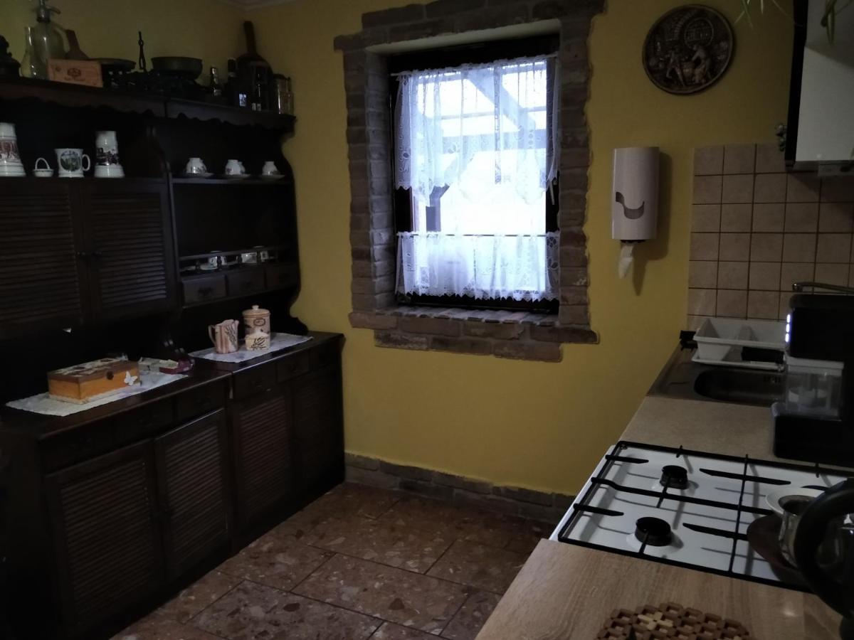 Moezsi Apartman Tolna Exteriör bild