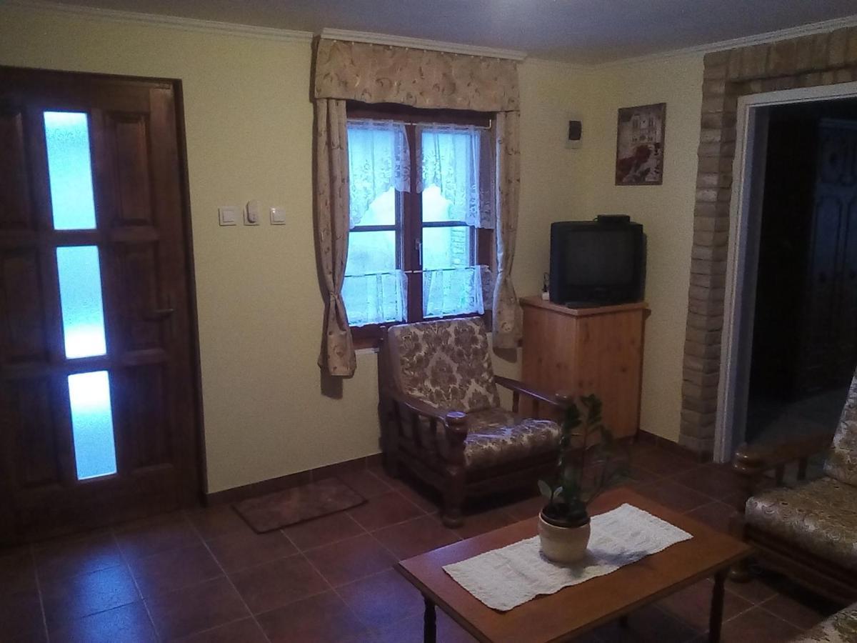 Moezsi Apartman Tolna Exteriör bild